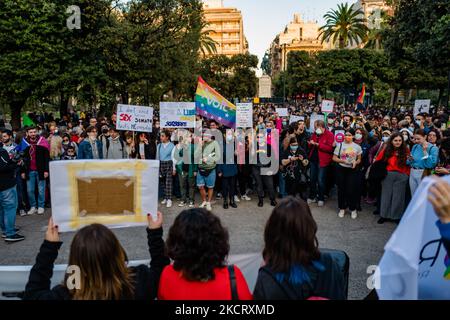 Protesters in Bari in Piazza Umberto I protest with placards following the abolition of the DDL ZAN on 30 October 2021. The protest after the stop of the bill against homotransphobia one week after the pride the Lgbtqi + world in Bari returns to the streets at the same time as 43 other squares in Italy, to protest against the stop of the Zan bill. In Piazza Umberto, in the center of Bari in front of the University headquarters, more than 500 took to the square waving rainbow flags (Photo by Davide Pischettola/NurPhoto) Stock Photo