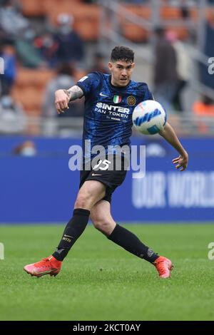 Alessandro Bastoni (FC Internazionale) in action during the italian soccer Serie A match Inter - FC Internazionale vs Udinese Calcio on October 31, 2021 at the San Siro stadium in Milan, Italy (Photo by Francesco Scaccianoce/LiveMedia/NurPhoto) Stock Photo