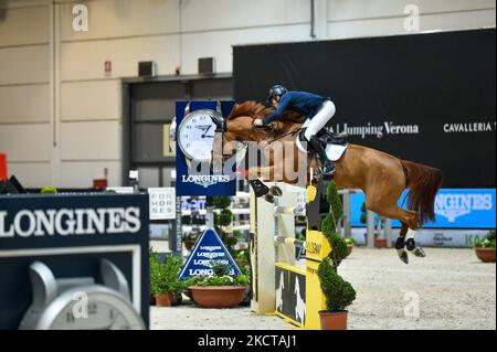 CSI 5*- W Competition n.2 â€“ H. 1.50 the second Mark McAuley during the International Horse Riding Longines FEI Jumping World Cup 2021 on November 05, 2021 at the Fiera Cavalli in Verona, Italy (Photo by Giancarlo Dalla Riva/LiveMedia/NurPhoto) Stock Photo