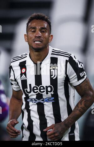 Juventus defender Danilo (6) looks on during the Serie A football match n.12 JUVENTUS - FIORENTINA on November 06, 2021 at the Allianz Stadium in Turin, Piedmont, Italy. (Photo by Matteo Bottanelli/NurPhoto) Stock Photo