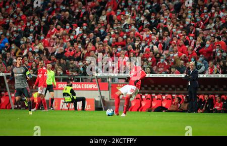 Nicolas Otamendi of SL Benfica during the Liga Bwin match between SL Benfica and SC Braga at Estadio da Luz on November 7, 2021 in Lisbon, Portugal. (Photo by Paulo Nascimento/NurPhoto) Stock Photo