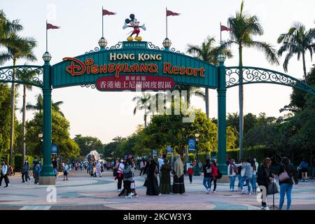 Hong Kong, China, 14 Nov 2021, People at the entrance of Hong Kong Disneyland. (Photo by Marc Fernandes/NurPhoto) Stock Photo