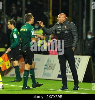 Stefano Colantuono head coach of Salernitana during the Serie A match between Us Salernitana and Juventus Fc on November 30, 2021 stadium Arechi in Salerno, Italy (Photo by Gabriele Maricchiolo/NurPhoto) Stock Photo