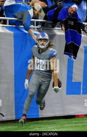 Detroit Lions tight end Darren Fells (80) blocks on offense against the  Baltimore Ravens during an NFL football game, Sunday, Sept. 26, 2021, in  Detroit. (AP Photo/Rick Osentoski Stock Photo - Alamy