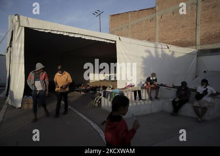 Central American migrants inside the Casa Peregrino located in Mexico City, who received accommodation, food, legal, psychological and medical attention, to go to various refugee support offices and try to obtain a permit to stay longer in Mexico in view of the difficulties their compatriots are having to enter the United States during the COVID-19 health emergency in the country. (Photo by Gerardo Vieyra/NurPhoto) Stock Photo