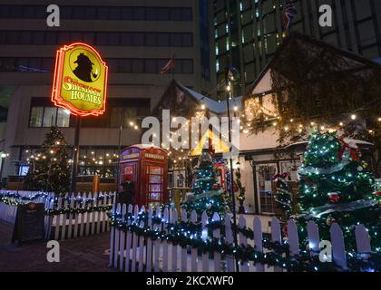 Edmonton's Sherlock Holmes Pub decorated for Christmas Season. Monday, December 13, 2021, in Edmonton, Alberta, Canada. (Photo by Artur Widak/NurPhoto) Stock Photo