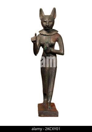 Egypt Memphis Bastet statue bronze with gold inlay (Ancient Egypt and Nubia ) -4th-mid 3rd century BCE (Late Period-Ptolemaic) Stock Photo