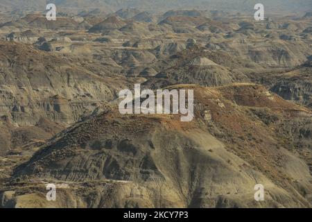 The Badlands landscape at the Dinosaur Provincial Park, a UNESCO World Heritage Site. On Thursday, 7 October 2021, in Iddesleigh near Brooks, Alberta, Canada. (Photo by Artur Widak/NurPhoto) Stock Photo