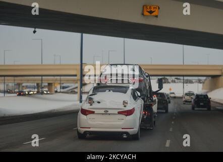 Cars on the busy Calgary Trail in Edmonton. On Tuesday, 20 October 2021, in Edmonton, Alberta, Canada. (Photo by Artur Widak/NurPhoto) Stock Photo