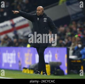 First team coach Paul Nevin during Carabao Cup Quarter-Final between Tottenham Hotspur and West Ham United at Tottenham Hotspur stadium , London, England on 22nd December 2021 (Photo by Action Foto Sport/NurPhoto) Stock Photo