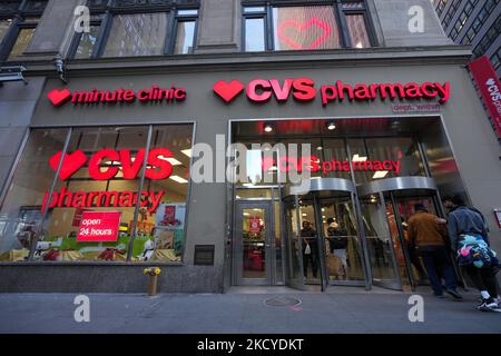 CVS, the largest drugstore chain in the United States, announced that it will be closing 900 stores, 10% of its pharmacies over a three year period, New York, NY, December 23 2021. CVS, which completed a $69 billion acquisition of Aetna (managed health care company) in 2018, plans to shift into health care. (Photo by John Nacion/NurPhoto) Stock Photo