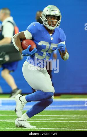 Detroit Lions running back Godwin Igwebuike (35) warms up before an NFL  football game against the Cincinnati Bengals in Detroit, Sunday, Oct. 17,  2021. (AP Photo/Paul Sancya Stock Photo - Alamy