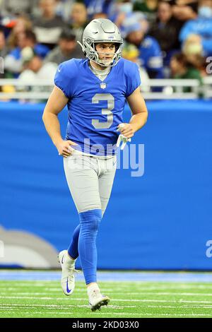 Detroit Lions punter Jack Fox (3) punts against the Washington Commanders  during an NFL football game, Sunday, Sept. 18, 2022, in Detroit. (AP  Photo/Rick Osentoski Stock Photo - Alamy