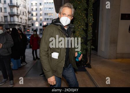 Kyle Merritt MacLachlan leaves his hotel during the Milan Men's Fashion Week - Fall/Winter 2022/2023 on January 16, 2022 in Milan, Italy. (Photo by Alessandro Bremec/NurPhoto) Stock Photo