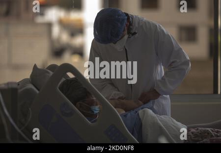 Positive Covid patients are treated at the Pablo Arturo Suarez Hospital in the city of Quito, Ecuador, on January 18, 2022 (Photo by Rafael Rodriguez/NurPhoto) Stock Photo