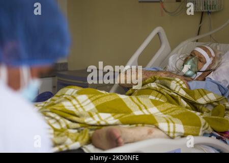 Positive Covid patients are treated at the Pablo Arturo Suarez Hospital in the city of Quito, Ecuador, on January 18, 2022 (Photo by Rafael Rodriguez/NurPhoto) Stock Photo