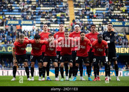 RCD Mallorca players line up for a team photo prior to the La Liga Santander match between Villarreal CF and RCD Mallorca at Estadio de la Ceramica on January 22, 2022, Villarreal, Spain (Photo by David Aliaga/NurPhoto) Stock Photo