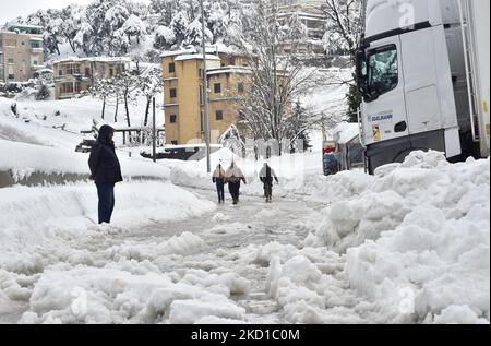 Storm Jasmine landed strongly in the mountainous areas, laden with snow, wind and low temperature. Snow completely cut off mountain roads, in Beirut, Lebanon, on January 27, 2022. (Photo by Fadel Itani/NurPhoto) Stock Photo