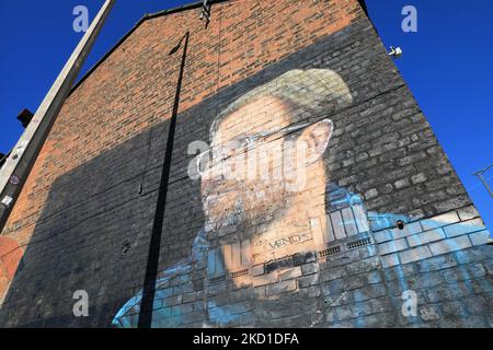 Mural of Jurgen Klopp, manager of FC Liverpool, painted by French street artist AKSE P19, on Jordan Street, in the Baltic Triangle, UK Stock Photo