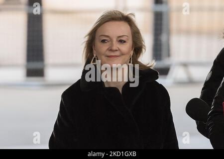 LONDON, UNITED KINGDOM - JANUARY 30, 2022: Secretary of State for Foreign, Commonwealth and Development Affairs, Minister for Women and Equalities Liz Truss arrives at the BBC Broadcasting House in central London to appear on the Sunday Morning programme on January 30, 2022 in London, England. (Photo by WIktor Szymanowicz/NurPhoto) Stock Photo