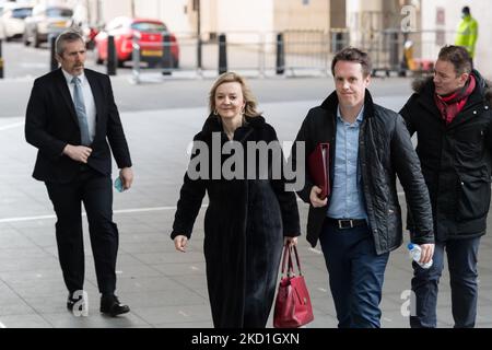 LONDON, UNITED KINGDOM - JANUARY 30, 2022: Secretary of State for Foreign, Commonwealth and Development Affairs, Minister for Women and Equalities Liz Truss arrives at the BBC Broadcasting House in central London to appear on the Sunday Morning programme on January 30, 2022 in London, England. (Photo by WIktor Szymanowicz/NurPhoto) Stock Photo