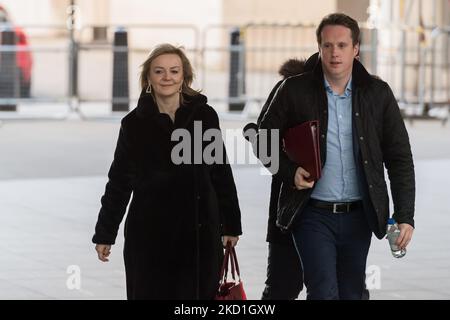 LONDON, UNITED KINGDOM - JANUARY 30, 2022: Secretary of State for Foreign, Commonwealth and Development Affairs, Minister for Women and Equalities Liz Truss arrives at the BBC Broadcasting House in central London to appear on the Sunday Morning programme on January 30, 2022 in London, England. (Photo by WIktor Szymanowicz/NurPhoto) Stock Photo