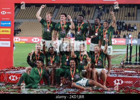 South Africa Players Pose With The Gold Medal After Winning The HSBC ...