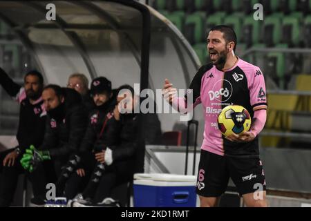 Roberto Crivello during the Serie C match between Palermo FC and Bari, at  the Renzo Barbera stadium in Palermo. The Palermo players played with the  commemorative shirt of centenary of Club. Italy