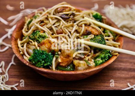 Prawn chow mein (Chinese stir-fried noodles with vegetables and shrimp) in Toronto, Ontario, Canada, on February 04, 2022. (Photo by Creative Touch Imaging Ltd./NurPhoto) Stock Photo