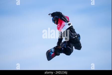 Chris Corning from USA during snowboarding slope at the Beijing 2022 Winter Olympic Games at Zhangjiakou Genting Snow Park on February 7, 2022 in Zhangjiakou, China. (Photo by Ulrik Pedersen/NurPhoto) Stock Photo