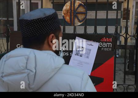 Wanted Poster of Journalist and Author Gowhar Geelani appeared in Baramulla, Jammu and Kashmir, India on 20 February 2022. The Jammu and Kashmir Police on Saturday informed a court in Pulwama district that journalist Gowhar Geelani, facing charges related to apprehension of threat to peace, has not been arrested and is â€œabscondingâ€. Poster by an unknown group promises reward for his whereabouts (Photo by Nasir Kachroo/NurPhoto) Stock Photo