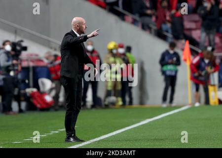 AFC Ajax's head coach Erik ten Hag gestures during the UEFA Champions League round of sixteen leg one football match between SL Benfica and AFC Ajax at the Luz stadium in Lisbon, Portugal on February 23, 2022. (Photo by Pedro Fiúza/NurPhoto) Stock Photo