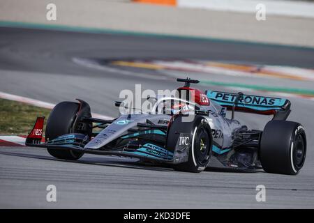 63 George Russell, Mercedes AMG Petronas Formula One Team, W13, action during the Formula 1 Winter Tests at Circuit de Barcelona - Catalunya on February 24, 2022 in Barcelona, Spain. (Photo by Xavier Bonilla/NurPhoto) Stock Photo