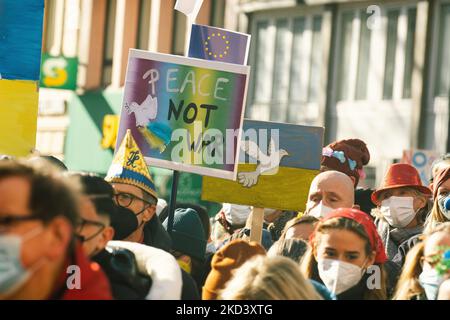 Thousands of people take part in a running activity to welcome the New ...