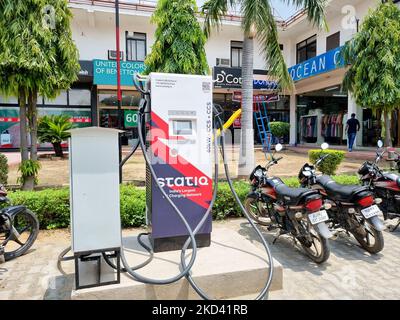 Statiq 60 kw charger as part of India's largest electric vehicle ...