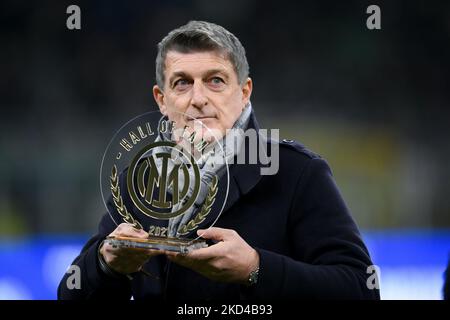 Former FC Internazionale player Gianluca Pagliuca receives Hall of Fame prize during the Serie A match between FC Internazionale and US Salernitana 1919 at Stadio Giuseppe Meazza, Milan, Italy on 4 March 2022. (Photo by Giuseppe Maffia/NurPhoto) Stock Photo