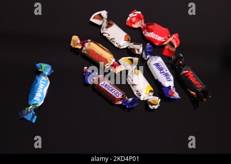 Celebrations chocolates 2022 leaving out Bounty celebration chocolate bar in wrappers Stock Photo