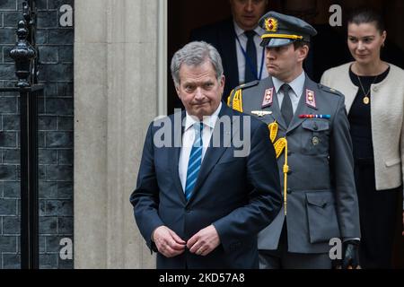 LONDON, UNITED KINGDOM - MARCH 15, 2022: President of Finland Sauli Niinisto leaves 10 Downing Street after the meeting with British Prime Minister Boris Johnson on March 15, 2022 in London, England. Boris Johnson today hosted a summit of the Joint Expeditionary Force with leaders of Nordic and Baltic countries to discuss increasing defensive military support to Ukraine following Russian invasion, long-term energy security and cybersecurity. (Photo by WIktor Szymanowicz/NurPhoto) Stock Photo