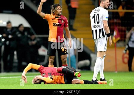 ISTANBUL - (lr) Sacha Boey of Galatasaray AS, Victor Nelsson of