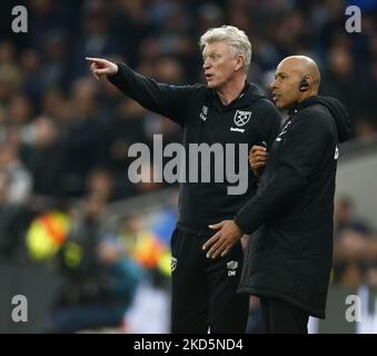 L-R West Ham United manager David Moyes and First team coach Paul Nevin during Premier League between Tottenham Hotspur and West Ham United at Tottenham Hotspur stadium , London, England on 07th March 2022 (Photo by Action Foto Sport/NurPhoto) Stock Photo