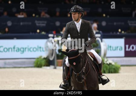 Verona, Italy. 04th Nov, 2022. Simon DELESTRE of France riding Dexter Fontenis Z wins the Kask competition as part of the FEI Jumping World Cup 2022 at the Pala Volkswagen on November 4th 2022 in Verona, Italy Credit: Mickael Chavet/Alamy Live News Stock Photo