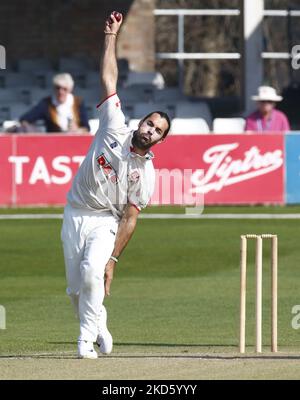 Essex's Shane Snater in bowling action during an Essex CCC Intra-Squad Friendly match at The Cloud County Ground at Chelmsford on 24th March 2022 (Photo by Action Foto Sport/NurPhoto) Stock Photo