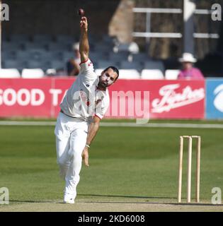 Essex's Shane Snater in bowling action during an Essex CCC Intra-Squad Friendly match at The Cloud County Ground at Chelmsford on 24th March 2022 (Photo by Action Foto Sport/NurPhoto) Stock Photo