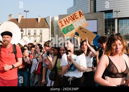 People take part in the Friday For Future demonstration in Paris, France, on March 25, 2022. (Photo by Vincent Koebel/NurPhoto) Stock Photo