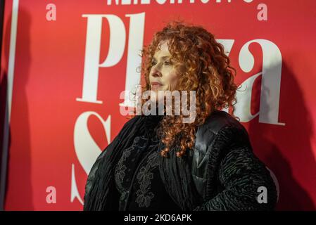 NEW YORK, NEW YORK - MARCH 28: Bernadette Peters attends 'Plaza Suite' Opening Night on March 28, 2022 in New York City. (Photo by John Nacion/NurPhoto) Stock Photo