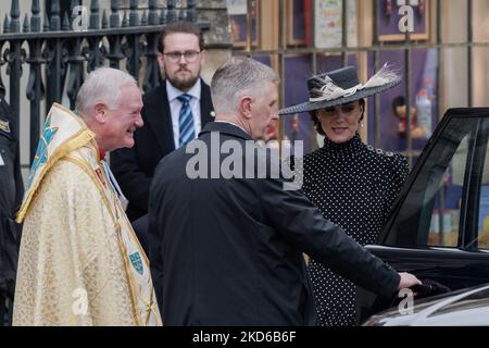 LONDON, UNITED KINGDOM - MARCH 29, 2022: Catherine, Duchess of Cambridge (R) leaves after the Service of Thanksgiving for Prince Philip at Westminster Abbey on March 29, 2022 in London, England. The Duke of Edinburgh, the Queen's husband of more than seventy years, has died on 9 April last year at the age of 99 with his funeral service attended by only 30 people due to Covid-19 lockdown restrictions. (Photo by WIktor Szymanowicz/NurPhoto) Stock Photo