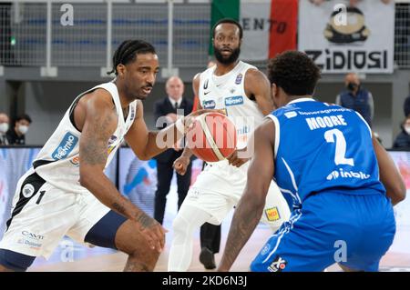 Desonta Bradford - Aquila Basket Dolomiti Trentino Energia during the Italian Basketball A Serie Championship Germani Brescia vs Dolomiti Energia Trentino on April 03, 2022 at the Palaleonessa A2A in Brescia, Italy (Photo by Roberto Tommasini/LiveMedia/NurPhoto) Stock Photo