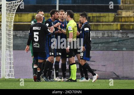 The referee Alberto Santoro during Modena FC vs SPAL, Italian soccer Serie B  match in Modena, Italy, April 22 2023 Stock Photo - Alamy