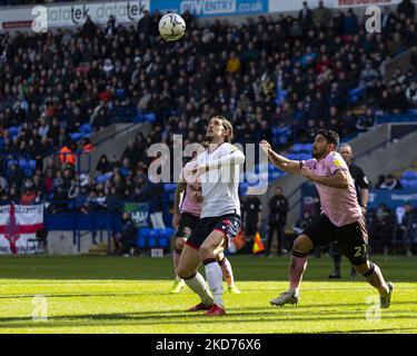 BOLTON, UK. APR 9THBolton Wanderers defender Jordan Williams (4) controls the ball during the Sky Bet League 1 match between Bolton Wanderers and Sheffield Wednesday at the University of Bolton Stadium, Bolton on Saturday 9th April 2022. (Photo by Mike Morese/MI News/NurPhoto) Stock Photo