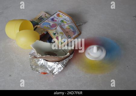 View of a toy after uncovering a Kinder Surprise egg in Mexico City. The Federal Commission for the Protection against Health Risks (Cofepris) issued an alert on Monday about the possible salmonella contamination of four batches of Kinder mini eggs and Kinder Surprise Maxi, which are being voluntarily recalled worldwide by the manufacturer. (Photo by Gerardo Vieyra/NurPhoto) Stock Photo